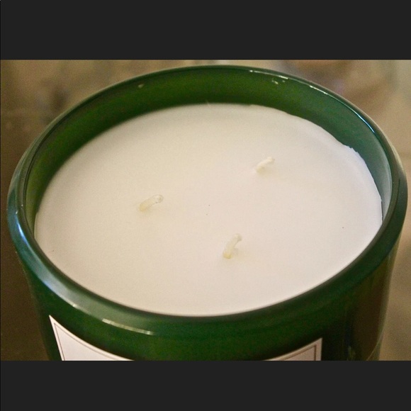 DW HOME CANDLE HOLIDAY FIR BALSAM RICHLY SCENTED NEW 3 WICK - Picture 2 of 3